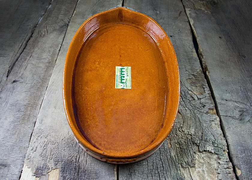 Asador de barro ovalado