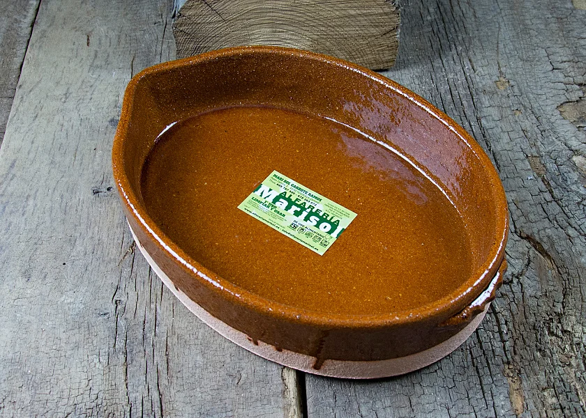 Asador de barro ovalado