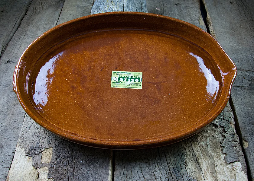 Asador de barro ovalado