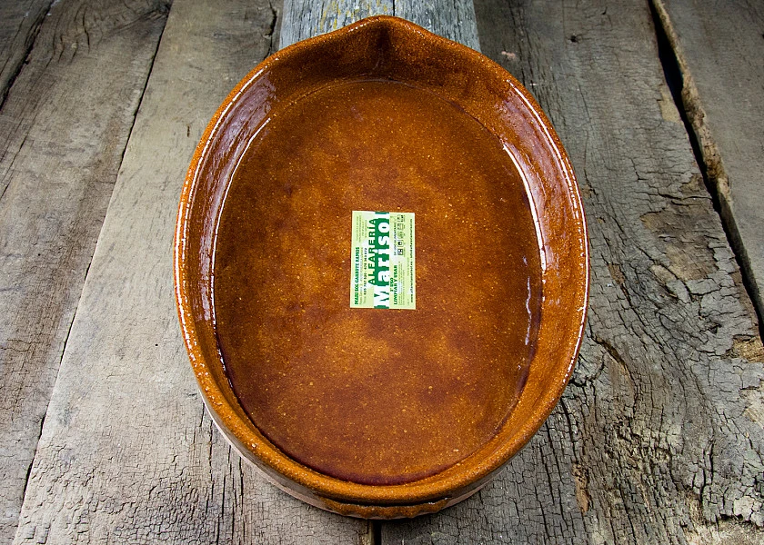 Asador de barro ovalado