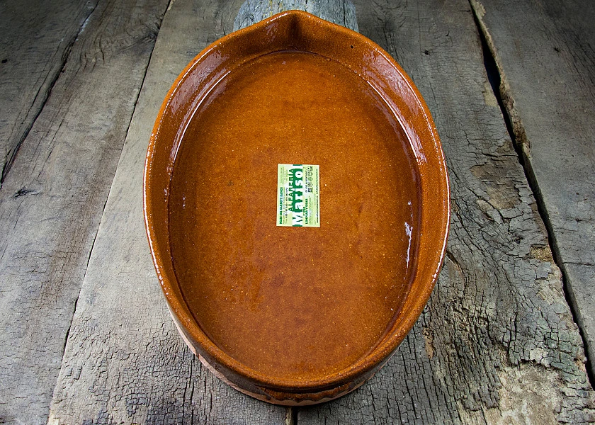 Asador de barro ovalado