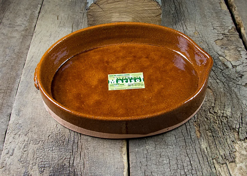 Asador de barro ovalado