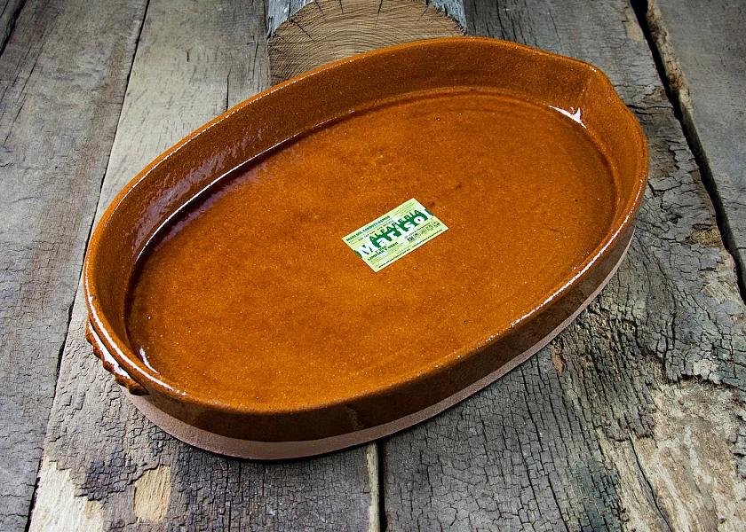 Asador de barro ovalado