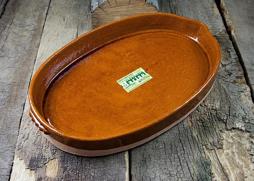 Asador de barro ovalado