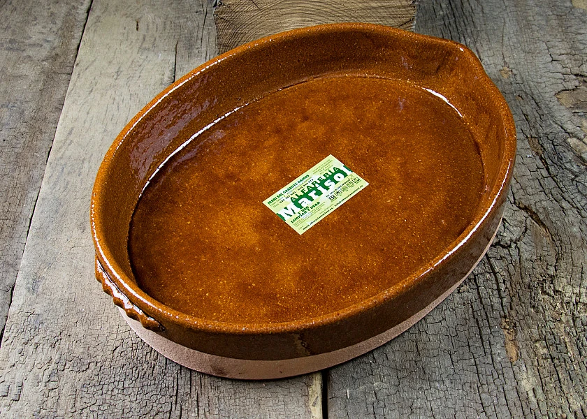 Asador de barro ovalado
