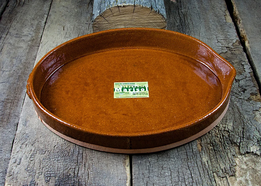 Asador de barro ovalado