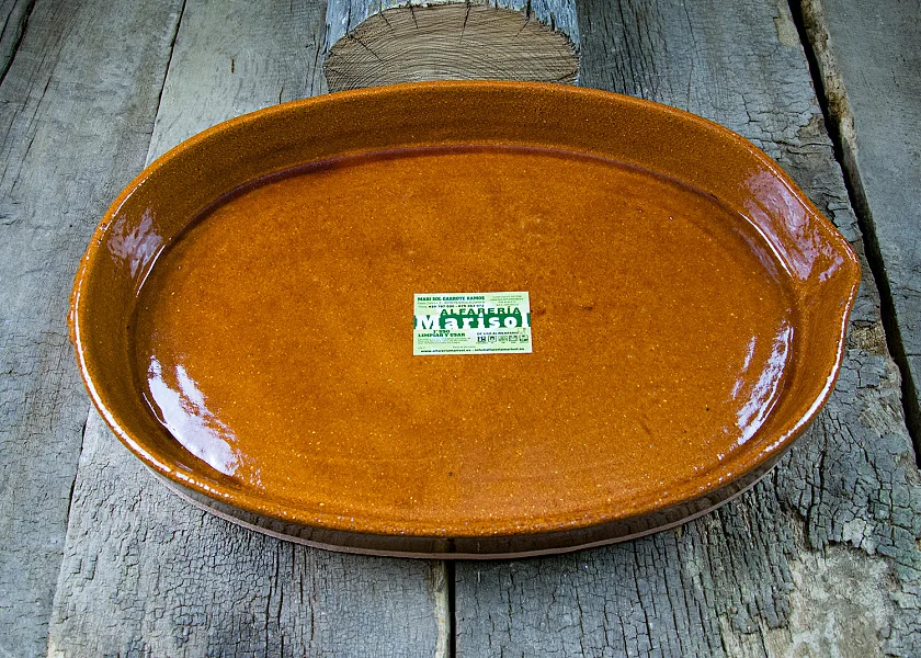 Asador de barro ovalado