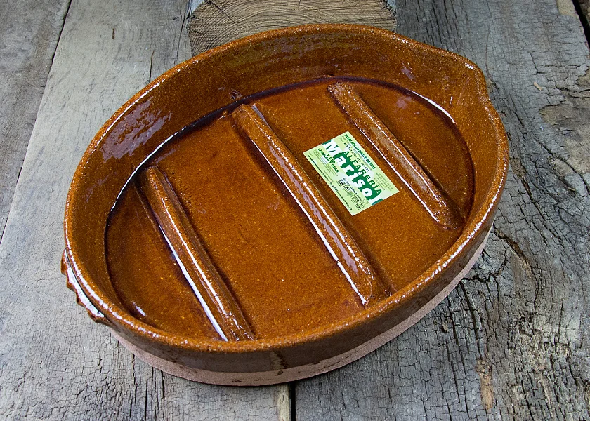 Asador de barro ovalado especial para asar cochinillo