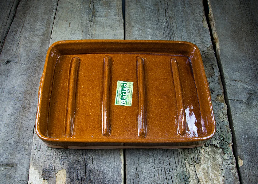 Asador de barro rectangular especial para asar cochinillos