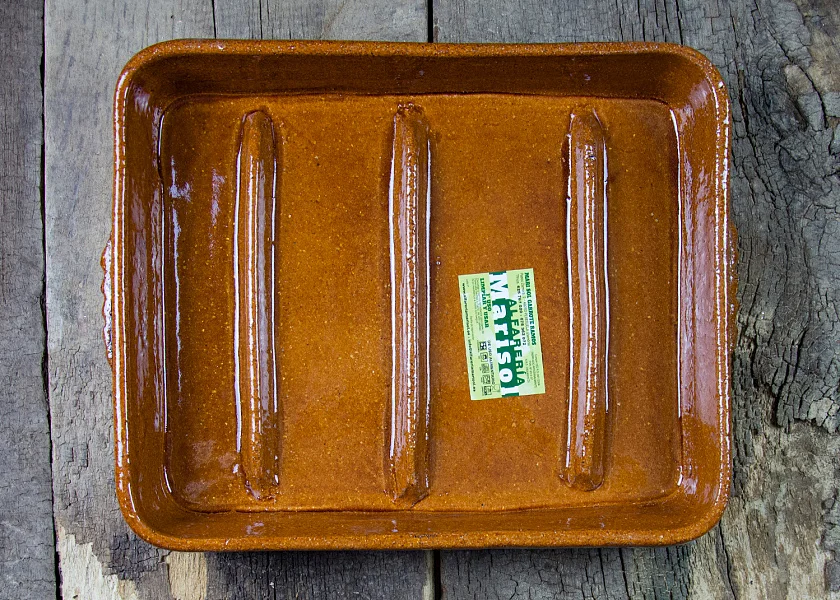 Asador de barro rectangular especial para asar cochinillos