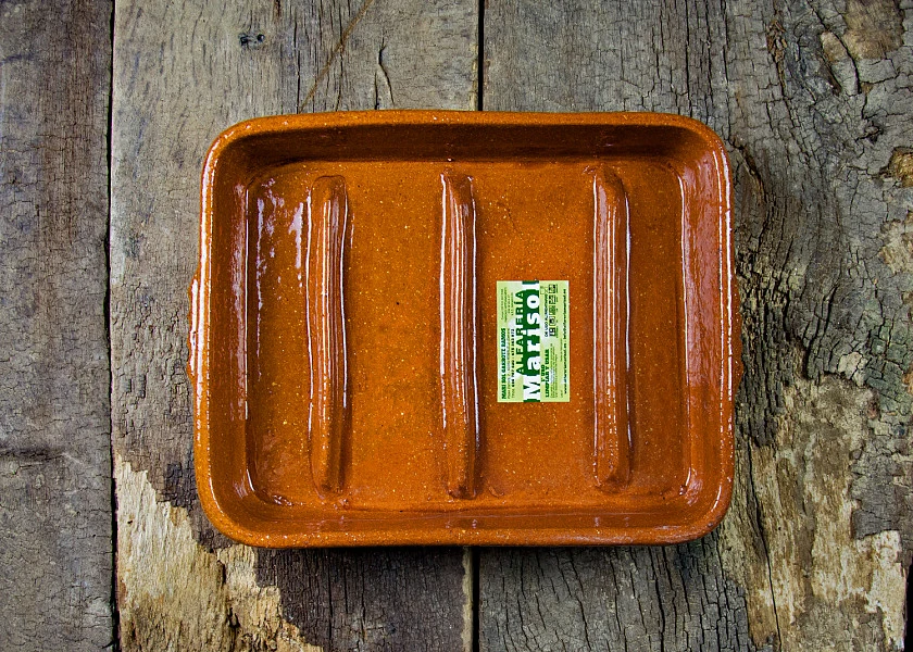 Asador de barro rectangular especial para asar cochinillos