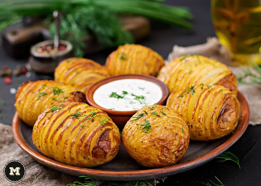 Baked potatoes with homemade yogurt sauce Baked potatoes with homemade yogurt sauce
