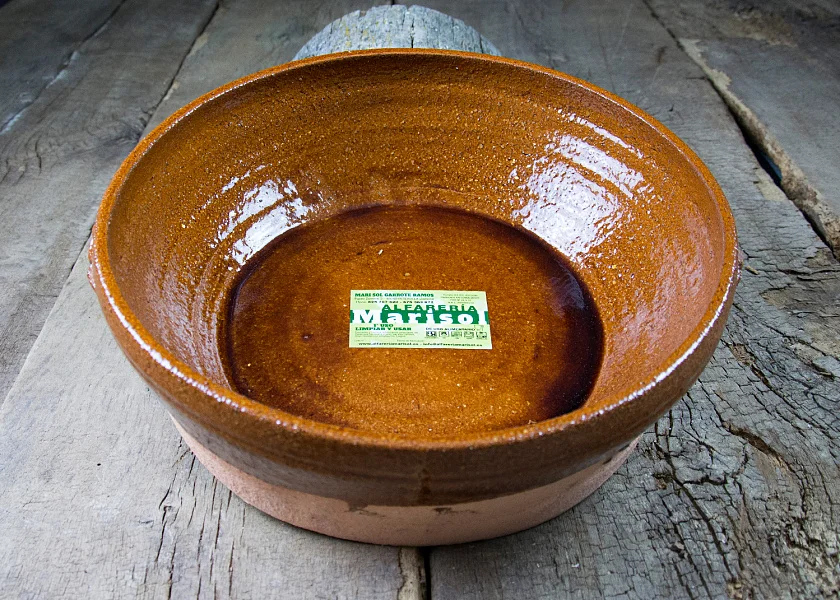 Cazuela de barro redonda honda
