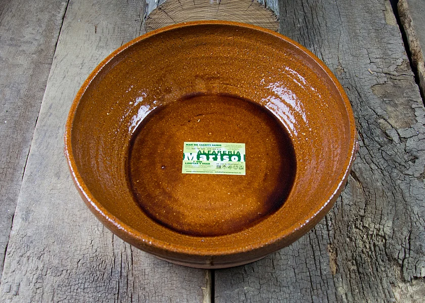 Cazuela de barro redonda honda