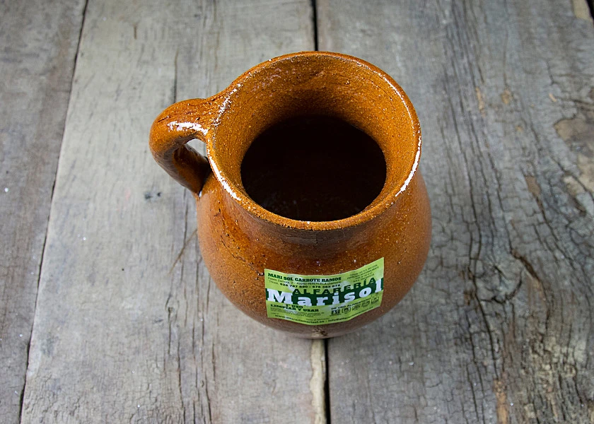 Clay stew pot special for fire with lid and handle