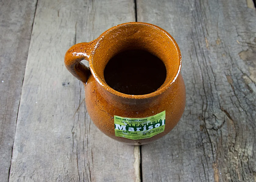 Clay stew pot special for fire with lid and handle