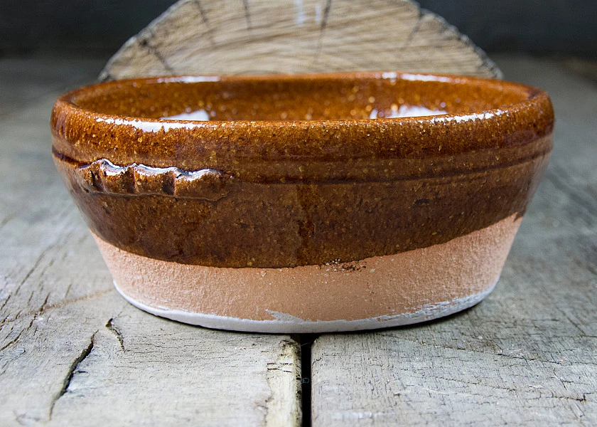 High Round-shaped clay pot