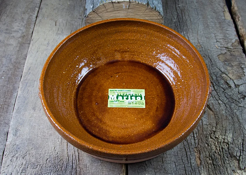 High Round-shaped clay pot