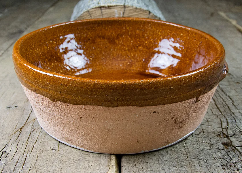 High Round-shaped clay pot