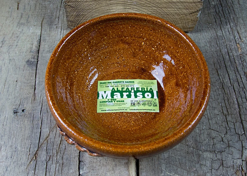 High Round-shaped clay pot