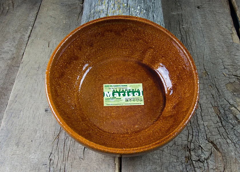 High Round-shaped clay pot