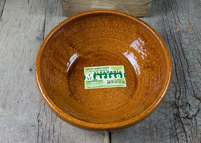 High Round-shaped clay pot