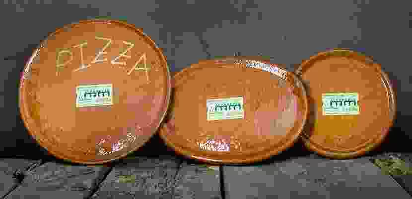 Offers clay dish