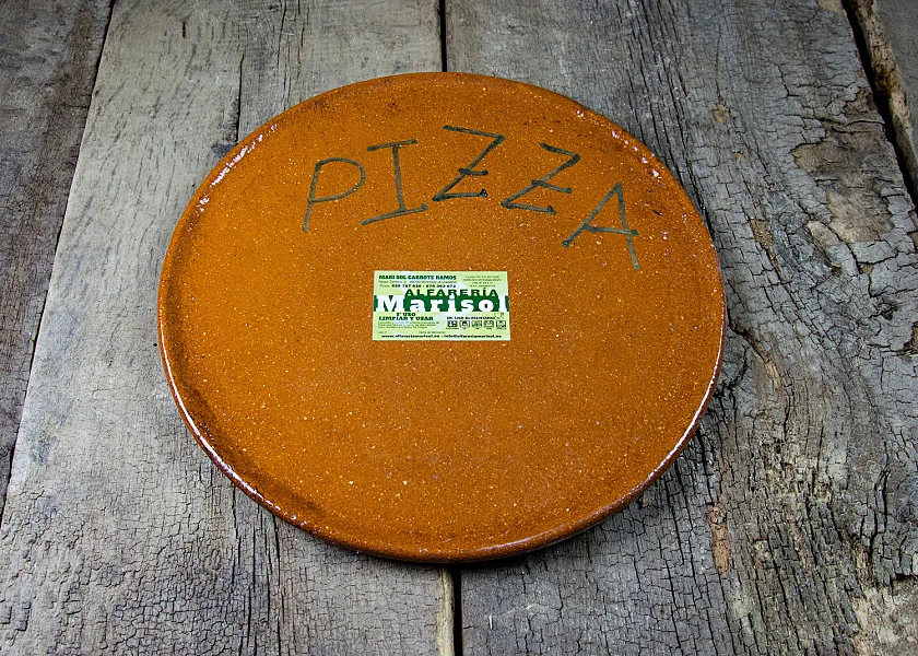 Plato de barro especial para pizza