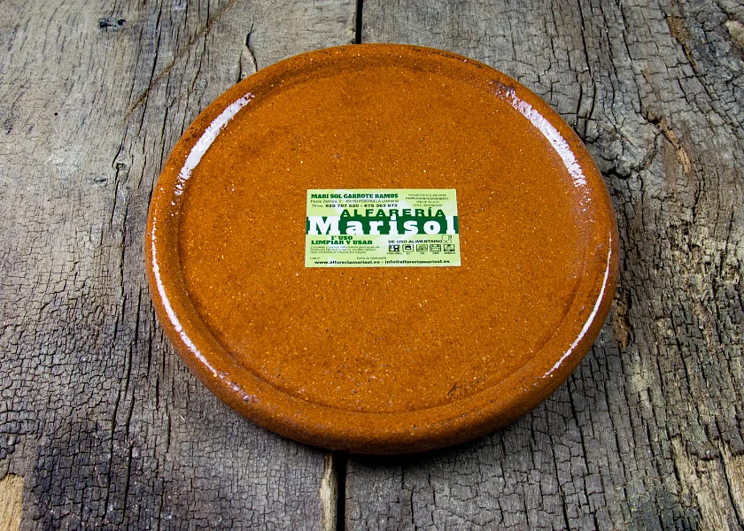 Plato de barro redondo especial para carnes a la piedra