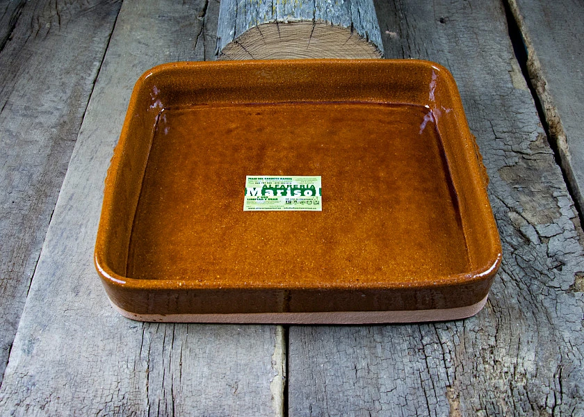 Rectangular-shaped clay roaster