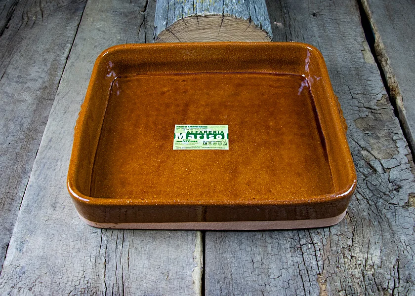 Rectangular-shaped clay roaster