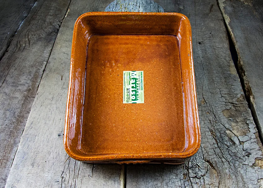 Rectangular-shaped clay roaster