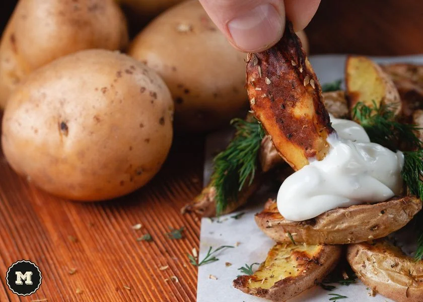 Roasted potatoes with homemade sauce Roasted potatoes with homemade sauce