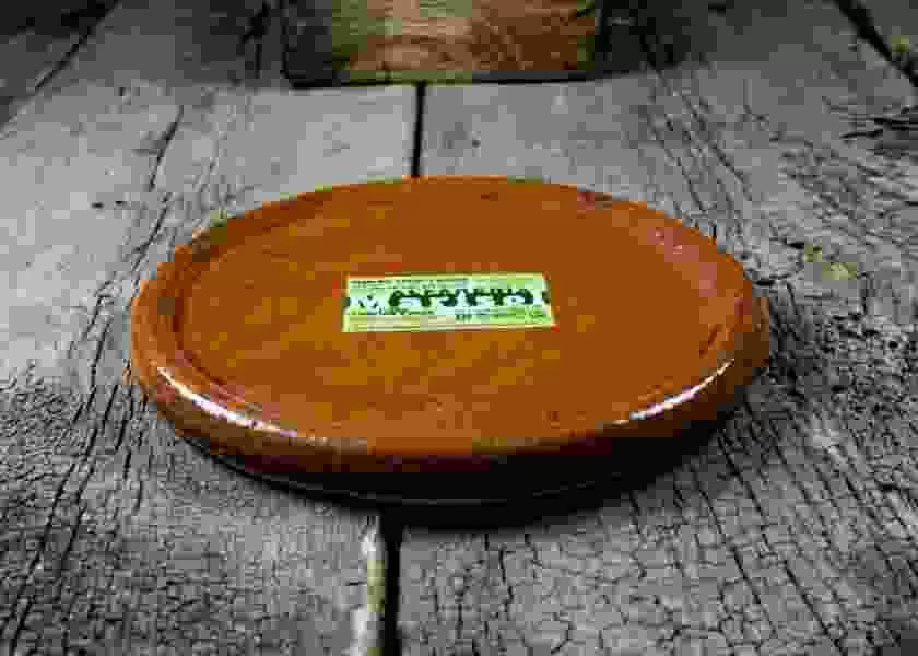 Round-shaped clay dish special for Stone-grilled meat