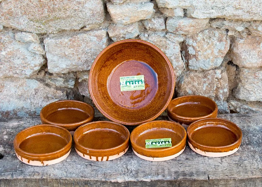 Set of clay pots Set of clay pots