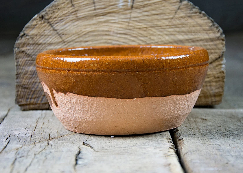Special clay pot for garlic soups